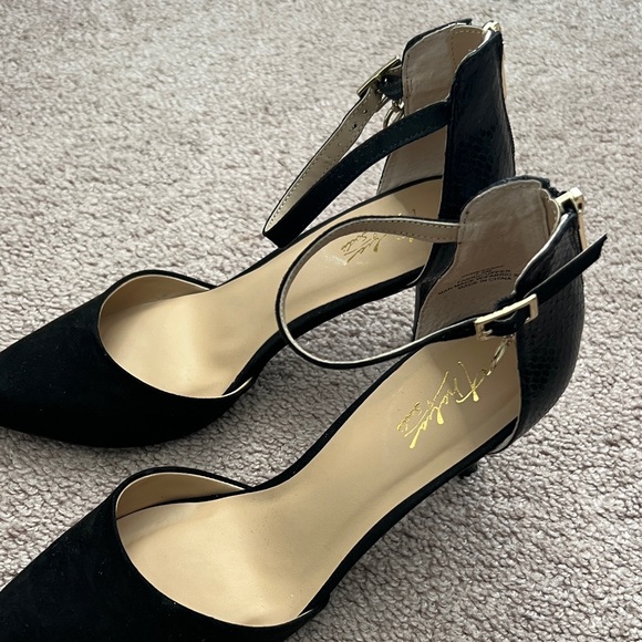 Elegant Black High Heels - Picture 5 of 8